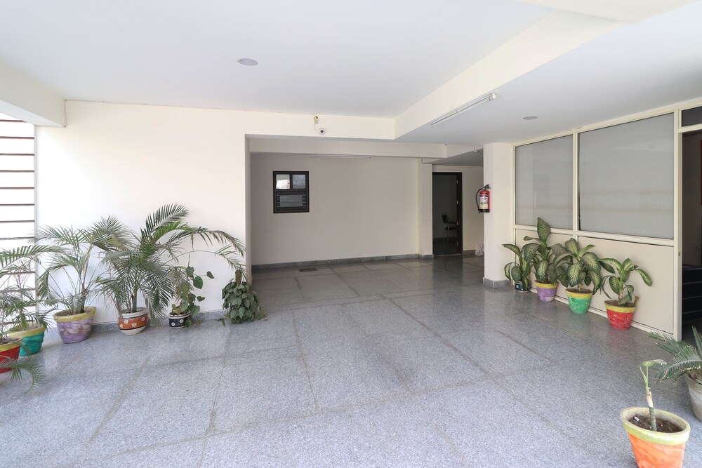 OYO 8971 Woodstay Inn Sector 45