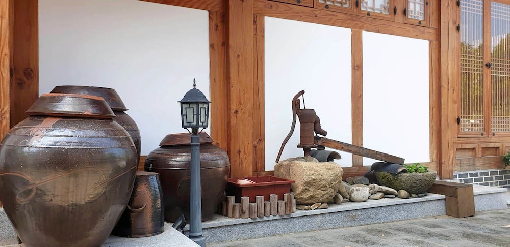 Lee Ga Hanok