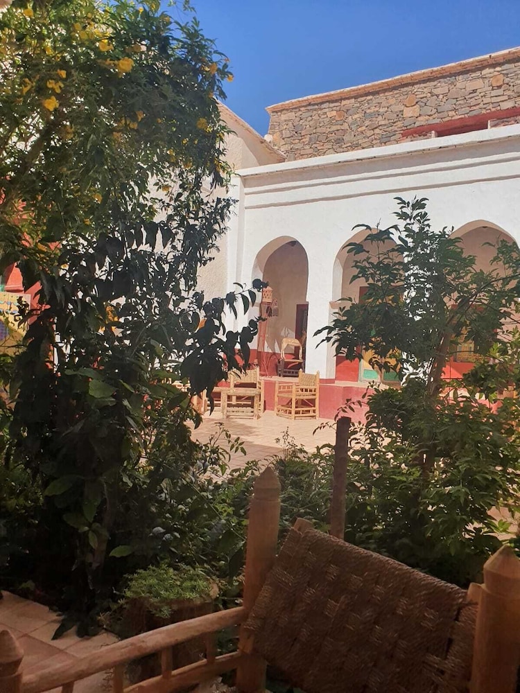 DAR INFIANE Tata