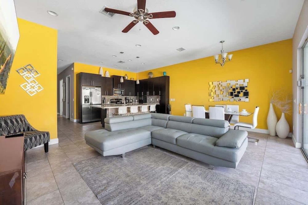 Comfortable Vacation Home up to 10 People