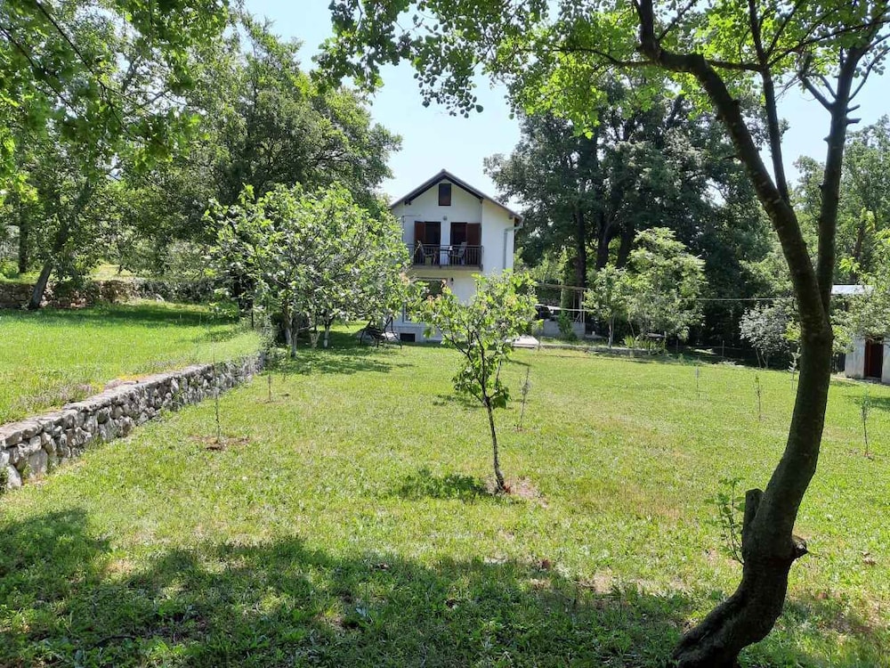 Holiday House Stipe view 3