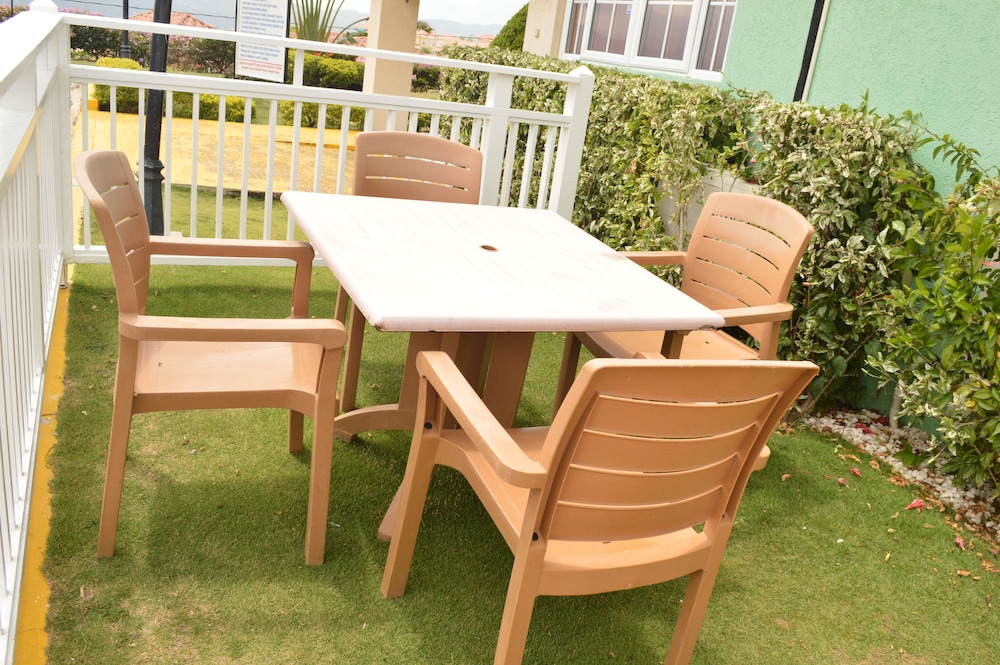 Country Club Mangowalk Townhouse