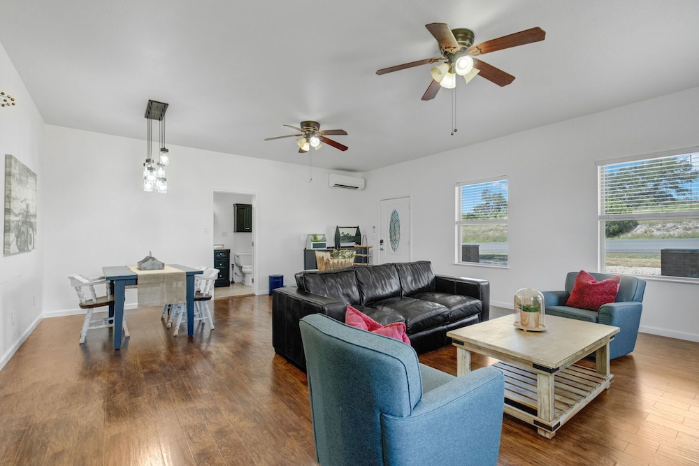 Hill Country Relaxstation Getaway