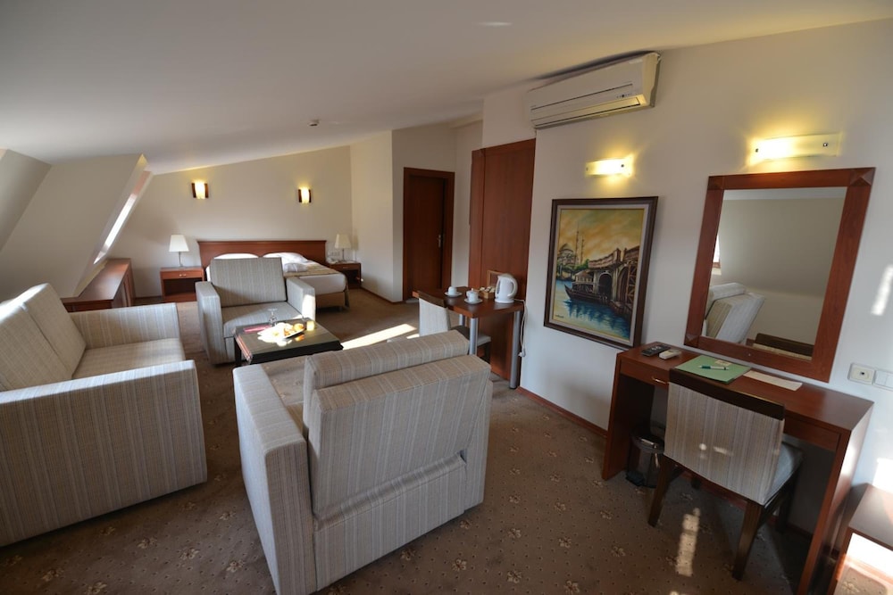 Golden Siyav Otel - Image 29