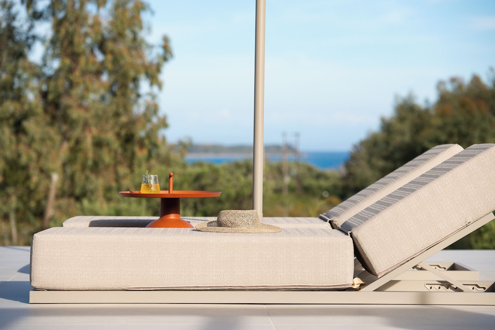 Reveli Suites