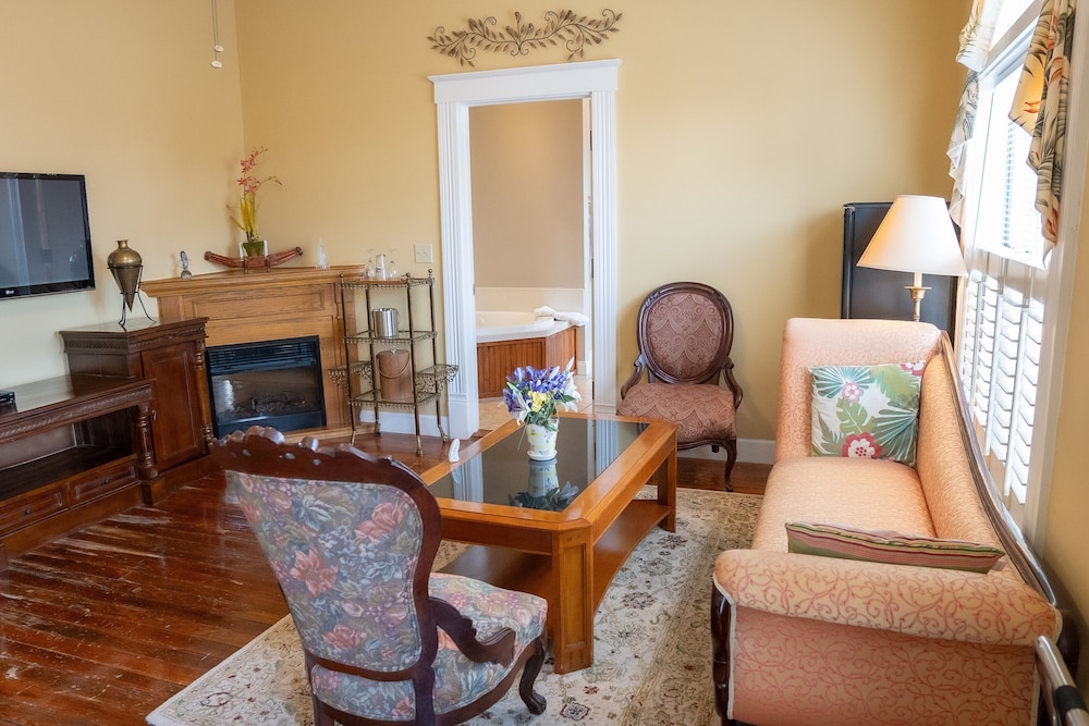 Oak Tree Hotel
