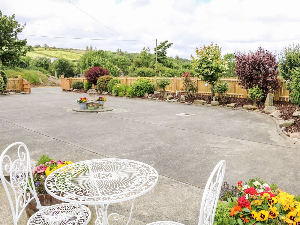 Whispering Willows - The Bungalow view 5