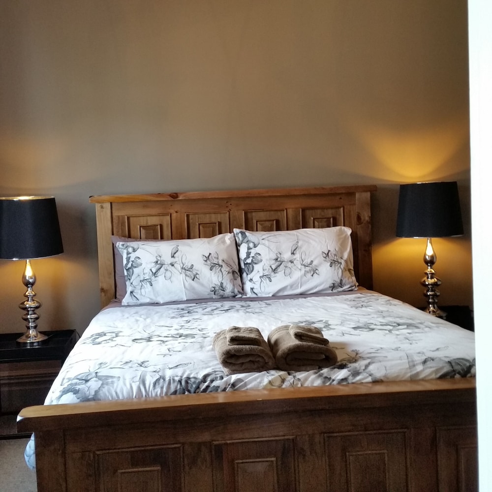 Designer Cottage B&B view 5
