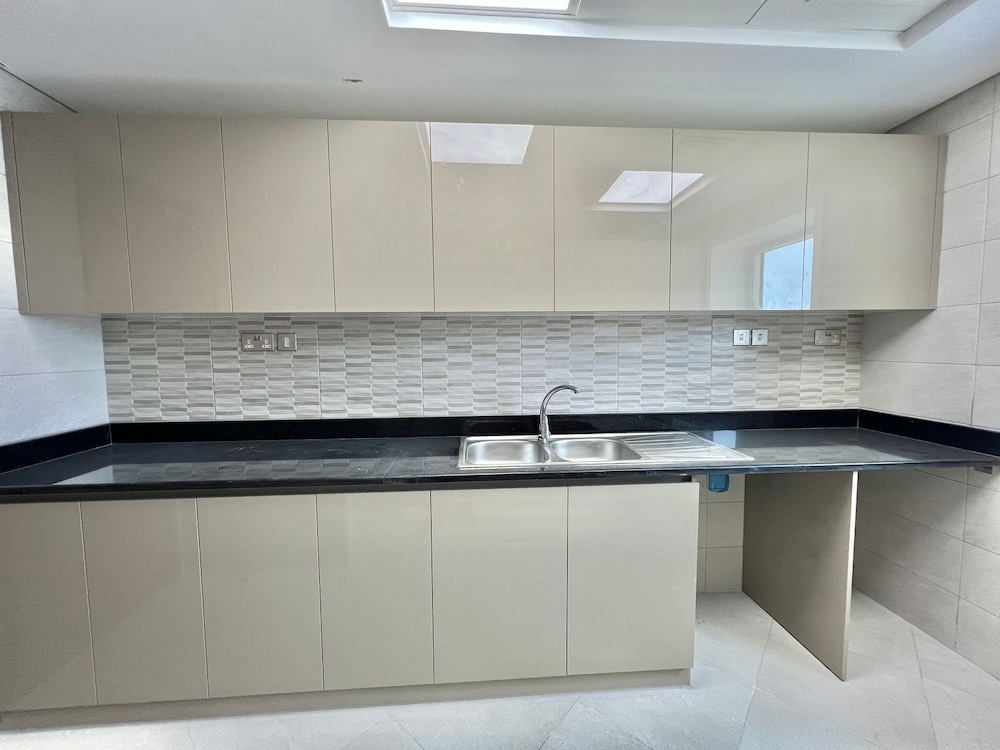 OYO HOME 1473 2 BHK Apartment