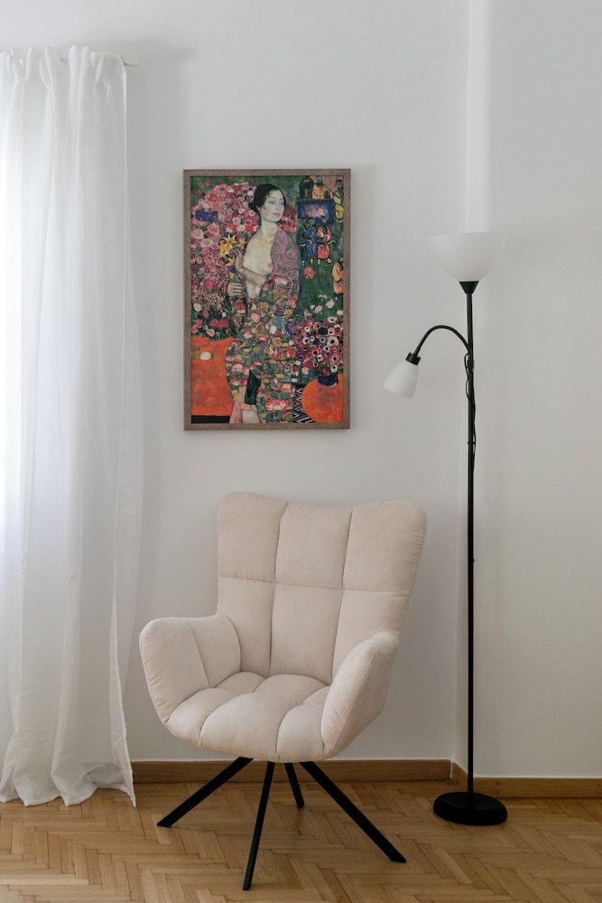 Anatoli - Athenian 2-BR Apartment in Athens