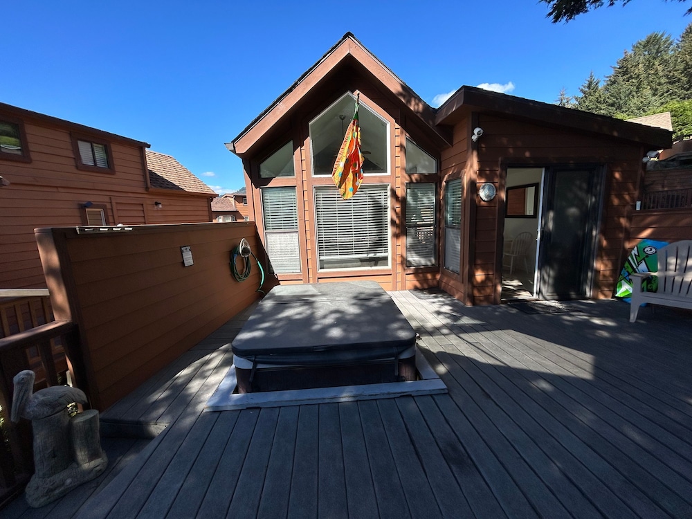 Oceanview Cabin 18 With Private Jacuzzi