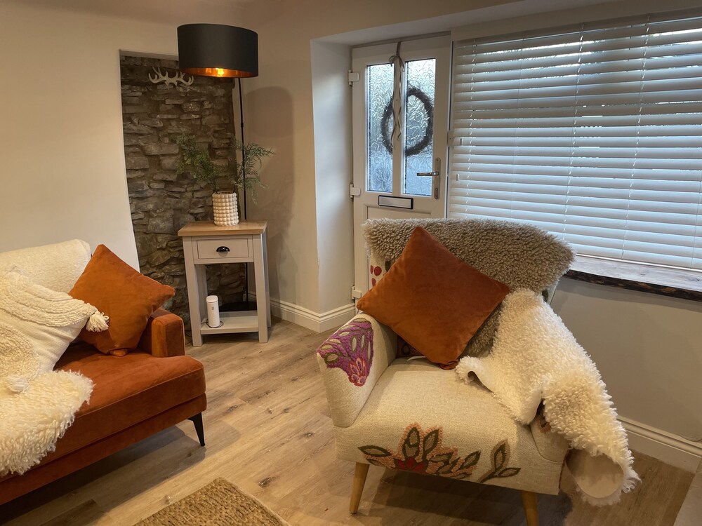 Bridgend Vacations - Charming 1-bed Cottage in Brynmenyn - Property Image 14