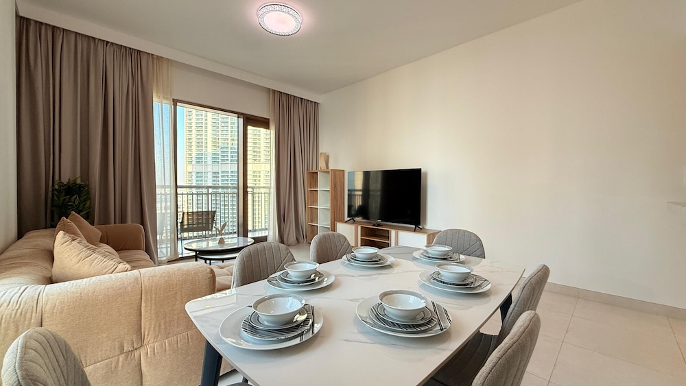 Luxury 2 Bedroom Creek Side