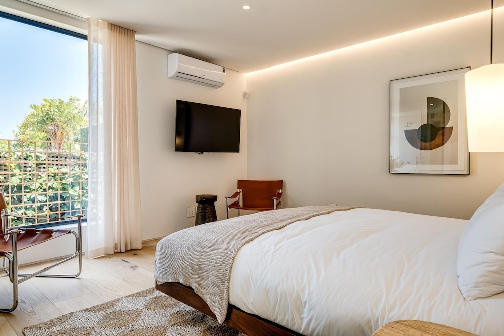 Mountain View Holiday Villa w Garden and Pool Iliwa