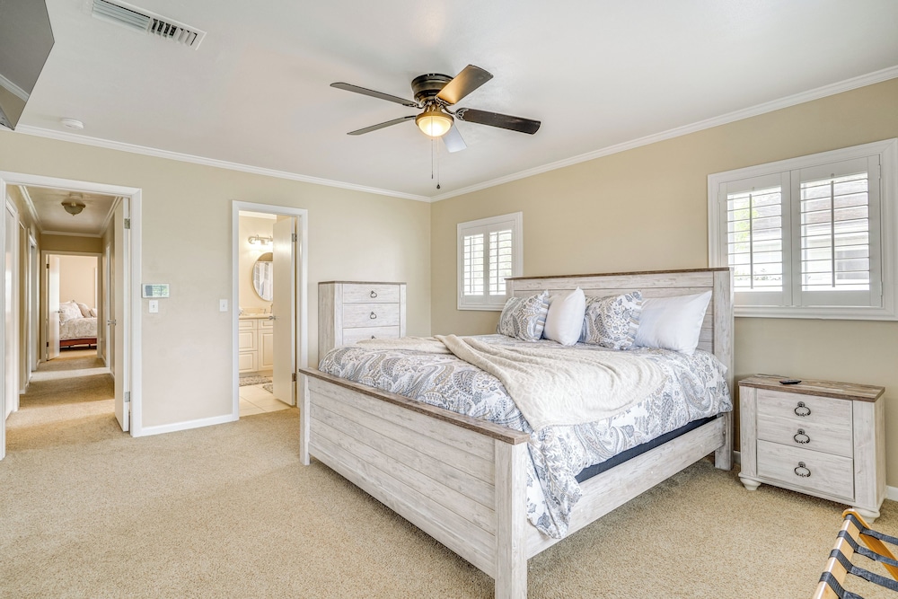 6 Mi to Legoland: Retreat w/ Pool & Fenced Yard