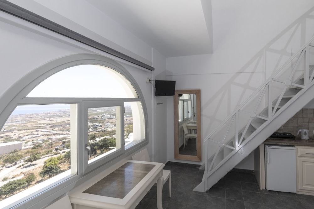 Erato Apartments