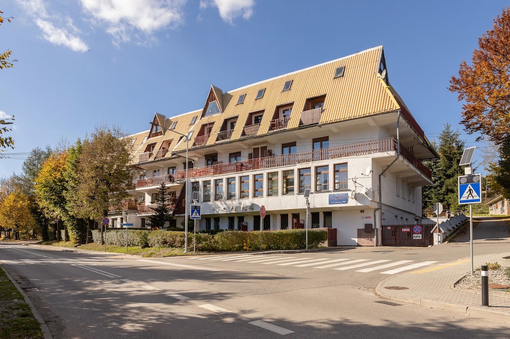 Rural Two-bedroom Apartment by Renters view 3