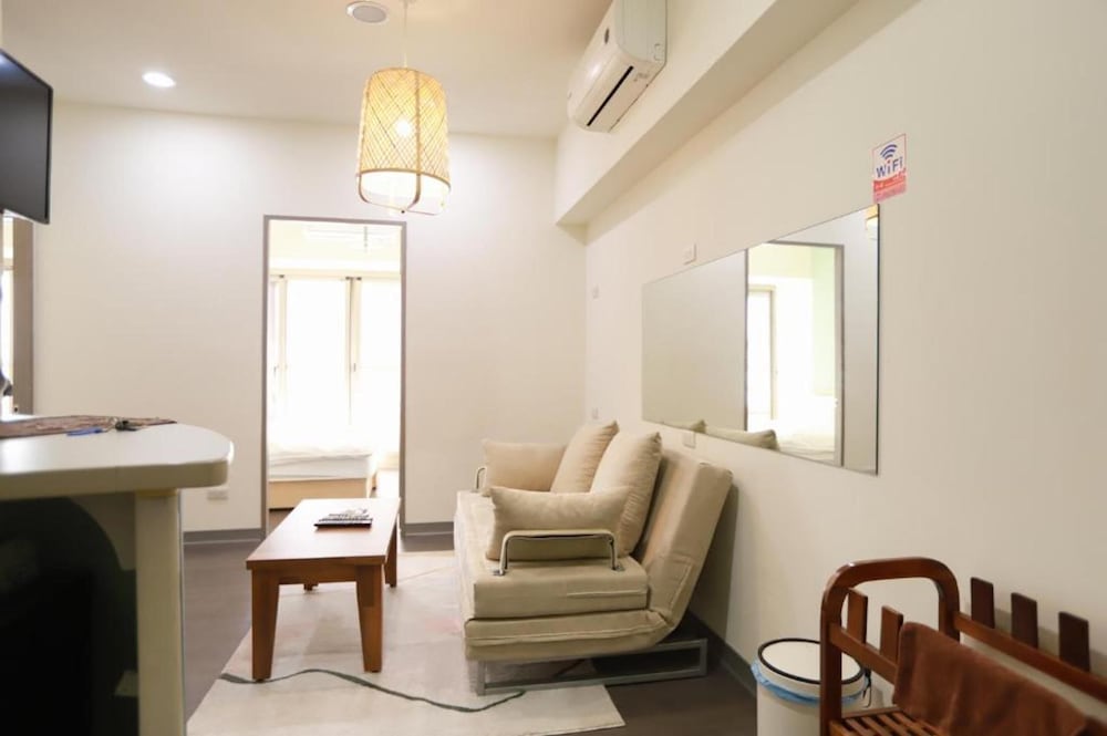 Hula Hotel - Hostel