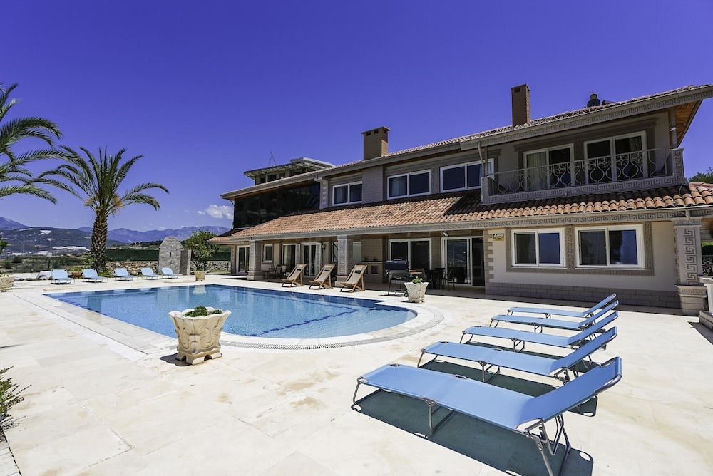 Sea View Terrace Big Villa w Pool 5 min to Beach view 5