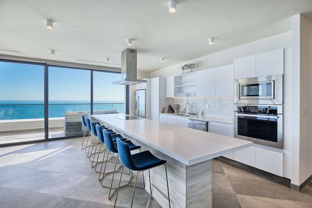 Luxury New Oceanfront Condo 5BR Sleeps 12
