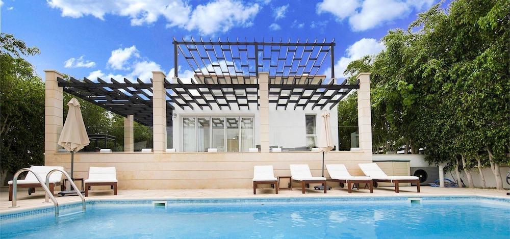 Villa Ariana