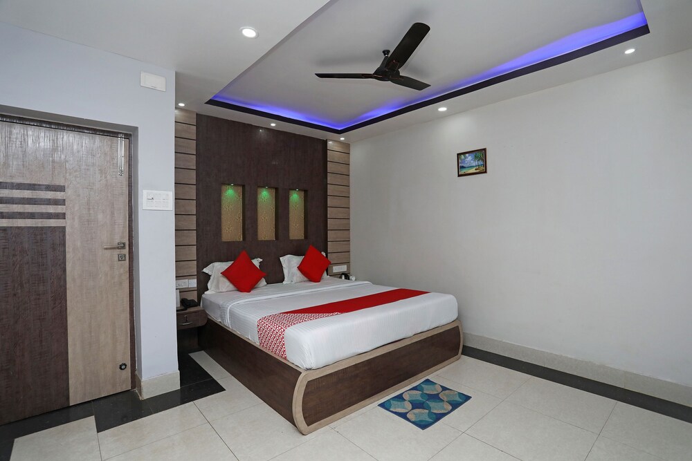 OYO 25006 Hotel Tr Palace view 2