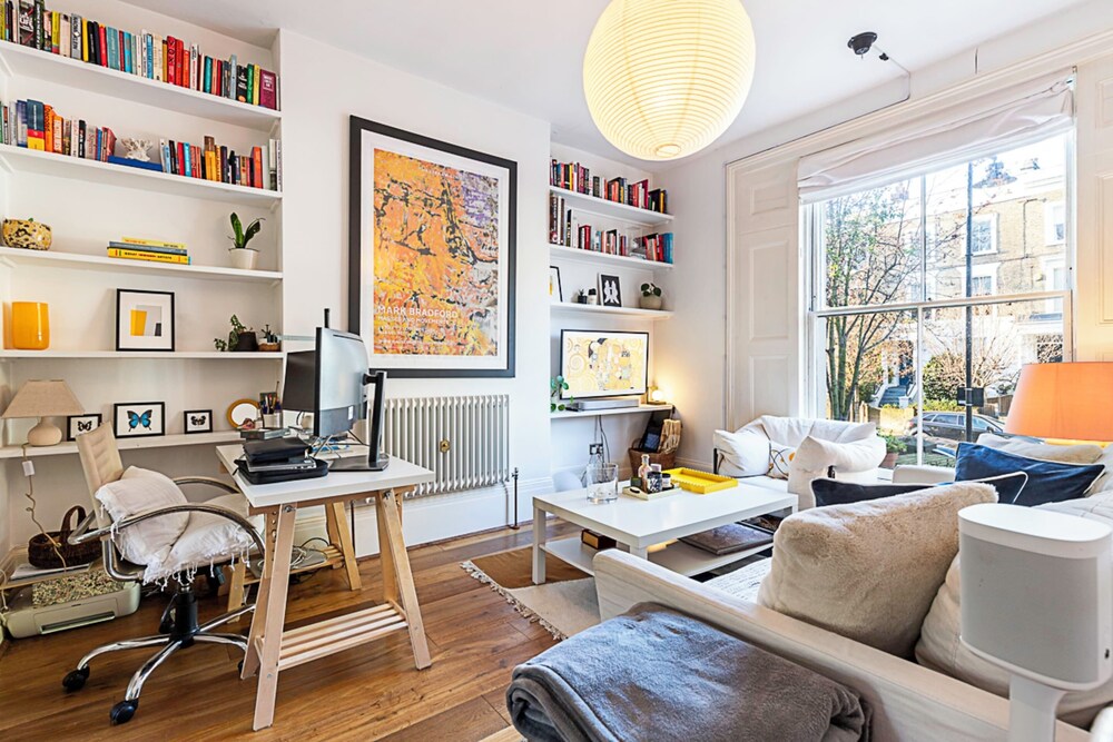 Colourful and Cosy Home in De Beauvoir Town