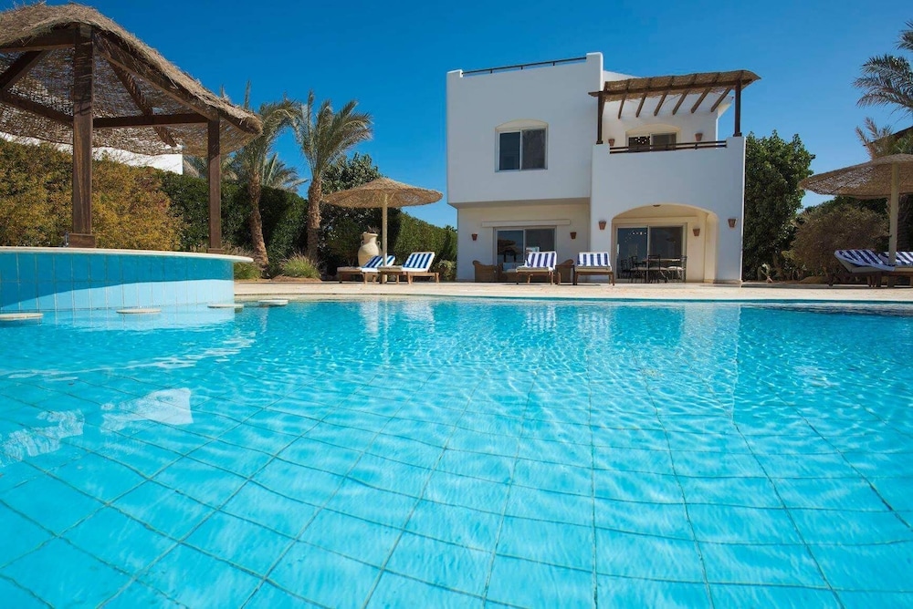 Charming Villa in El Gouna with Pool view 5