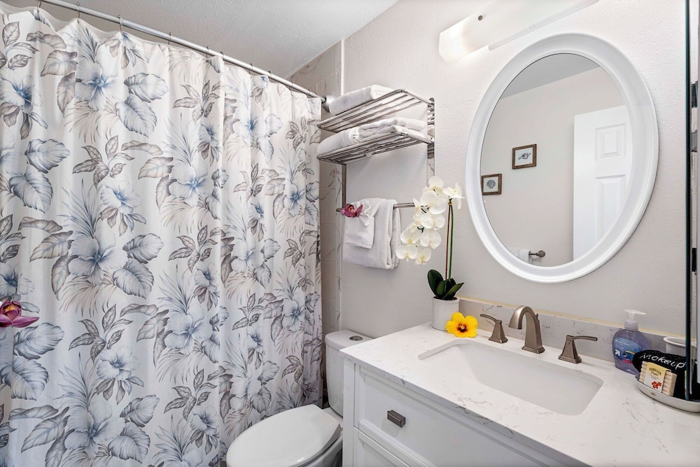 Beautifully Updated Oceanfront Condo - AC - Concierge Included - Vrkcv