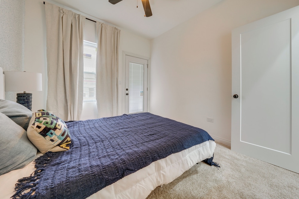 Townhome < 5 Mi to Naperville & Morton Arboretum