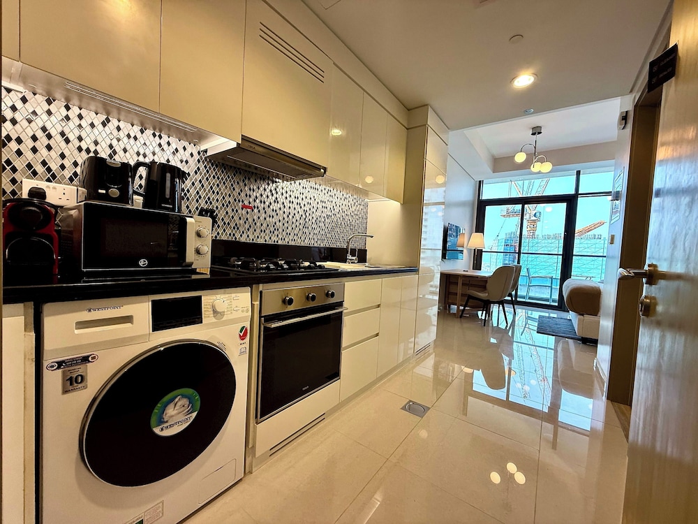 Lux BnB Aykon Tower