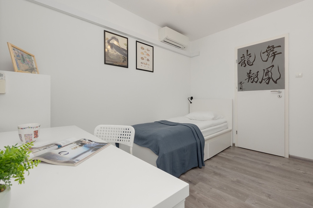 Cozy Family Apartment by Renters view 5