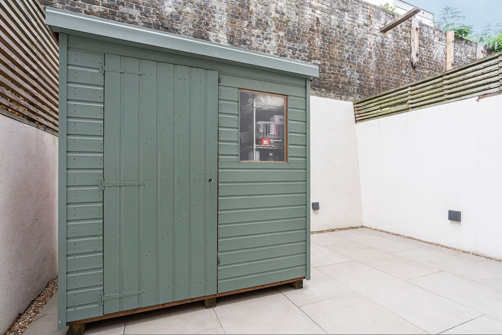 Lovely Battersea Home by Underthedoormat