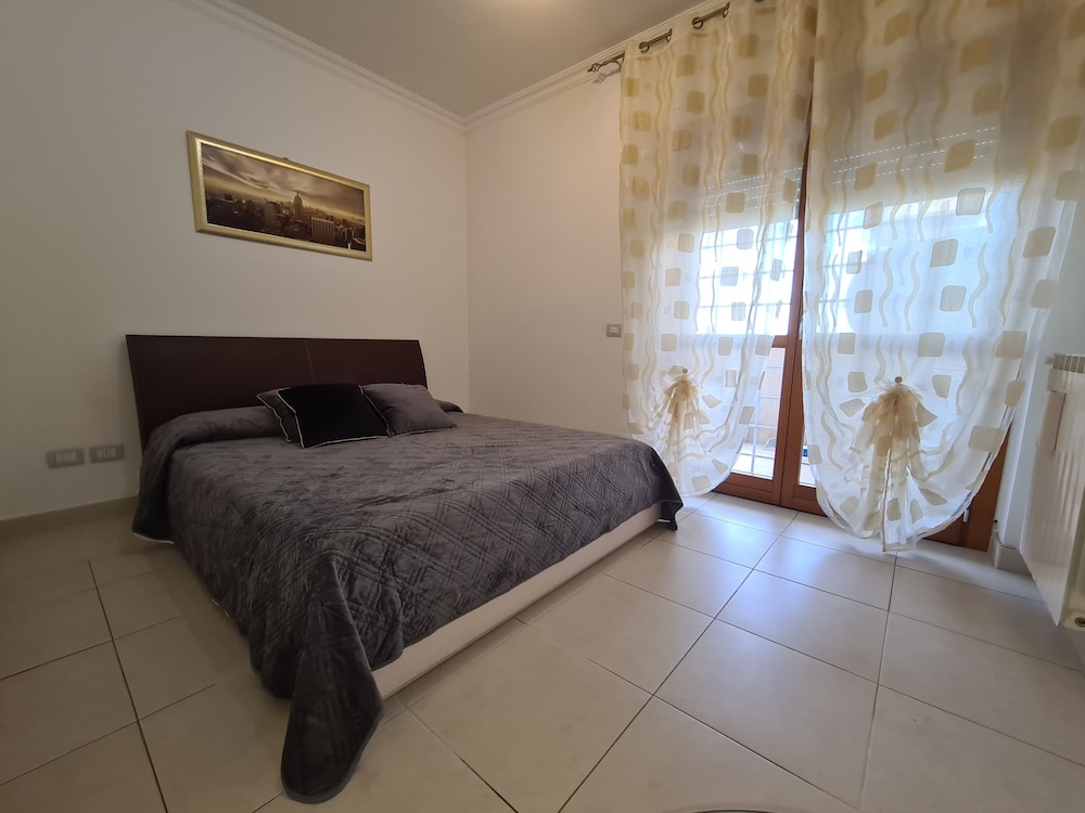 Rooms And Comfort Apartment