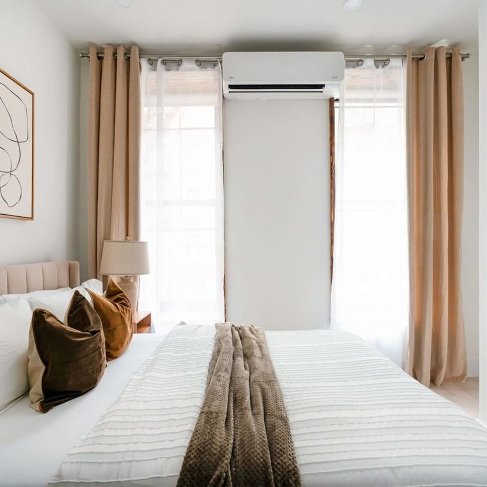 317-2a Sleek Modern 1Br UES W D