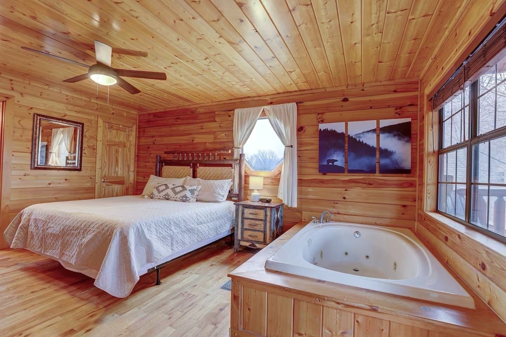 All Ya Need 4 Bedroom Cabin