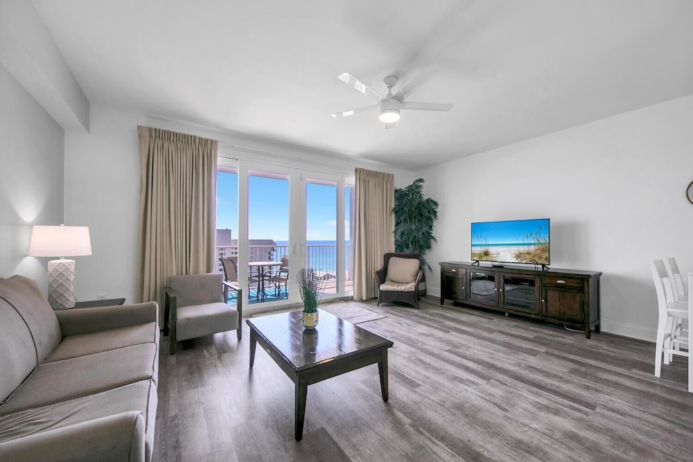 Laketown Wharf 1116