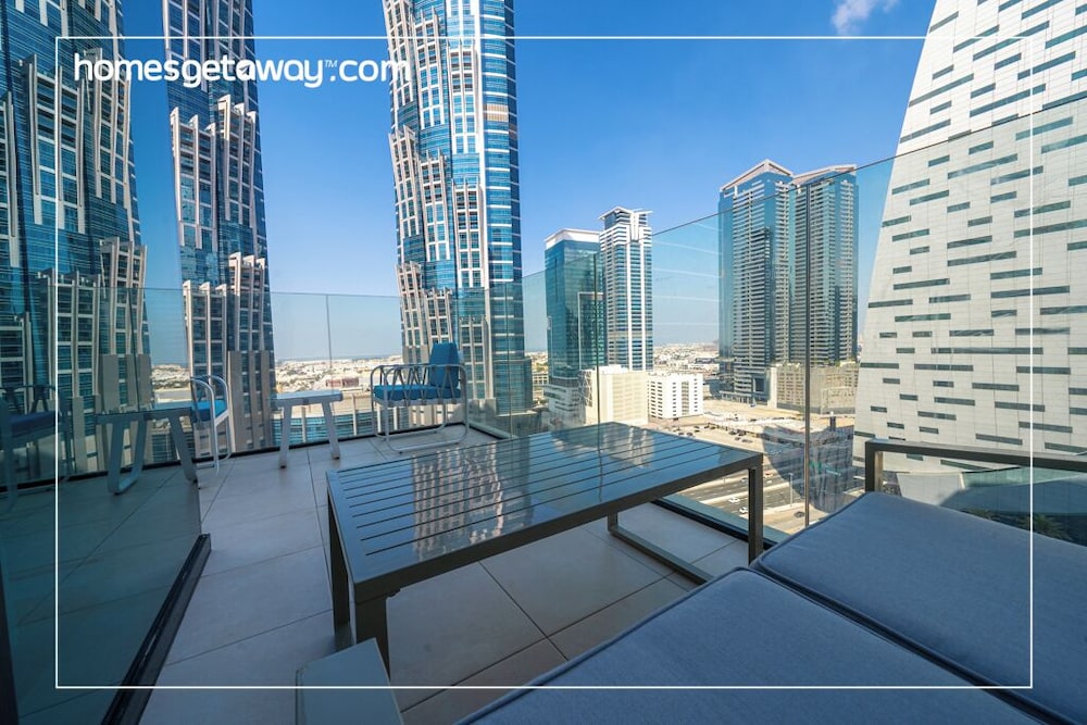 Designer 1BR Apt Fully Equipped