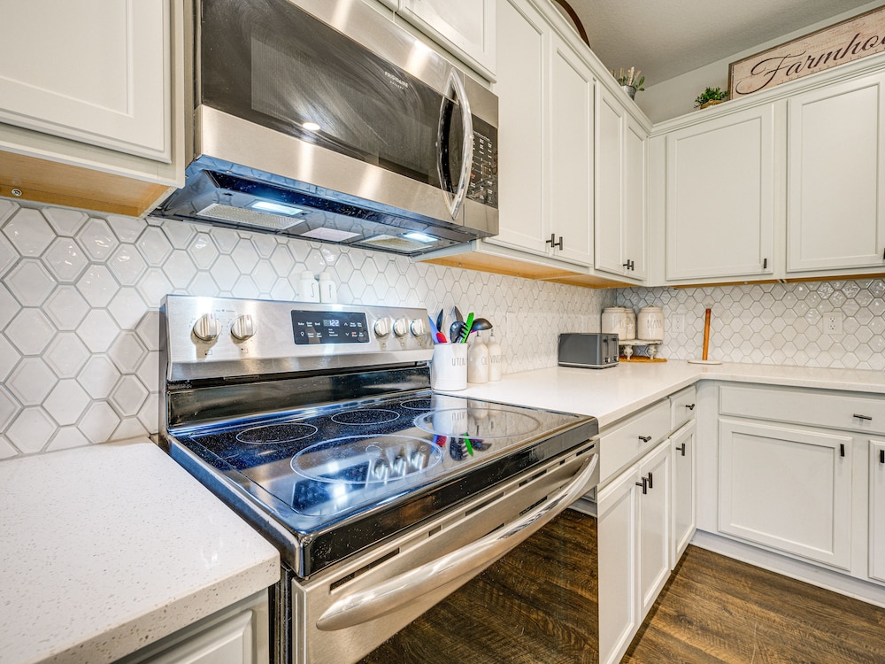 Spacious Columbus Getaway w/ Patio - Pets Welcome! - Property Image 4