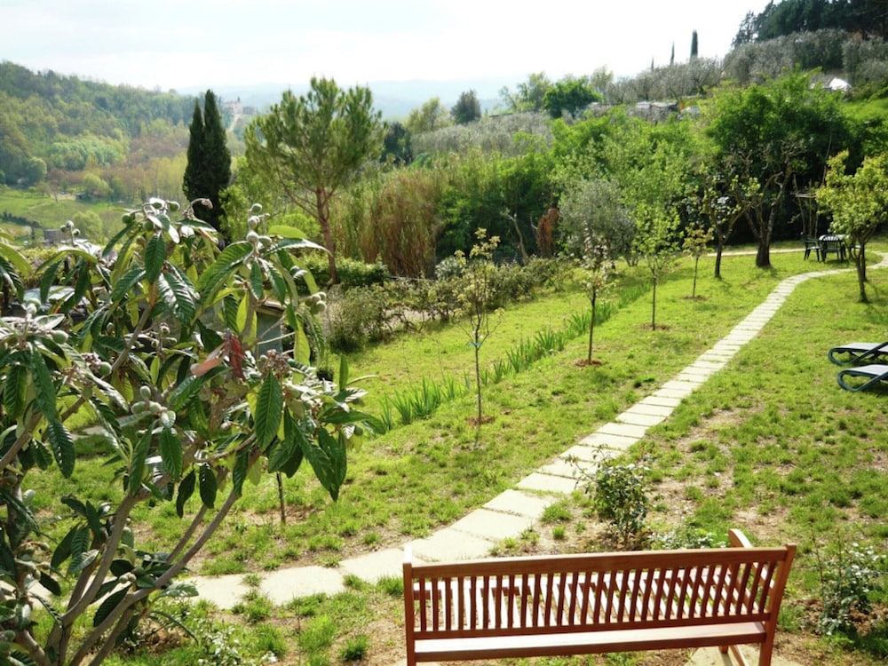 Countryside Cottage With Garden view 3