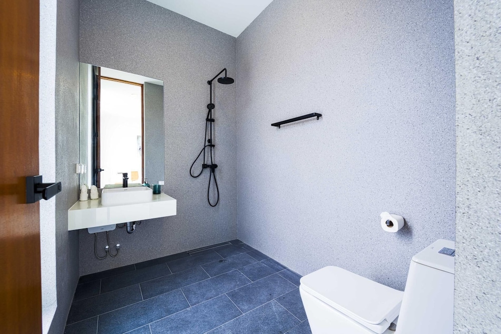 Modern 4 Bed Private Pool Villa KH-B6