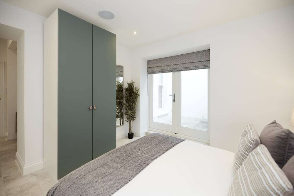 The Camden Park Place - Lovely 4bdr Flat With Garden