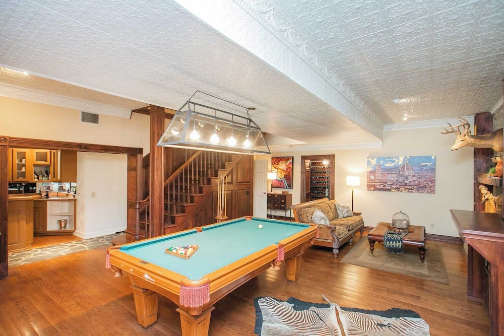 35 Acre Villa w/ Pool, Spa, Wine Cellar & Gym + Near Golf Club La Pearla Ranch by Avantstay