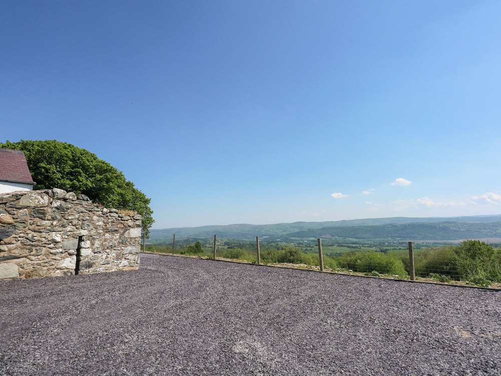 Ysgubor Maen Y Bardd