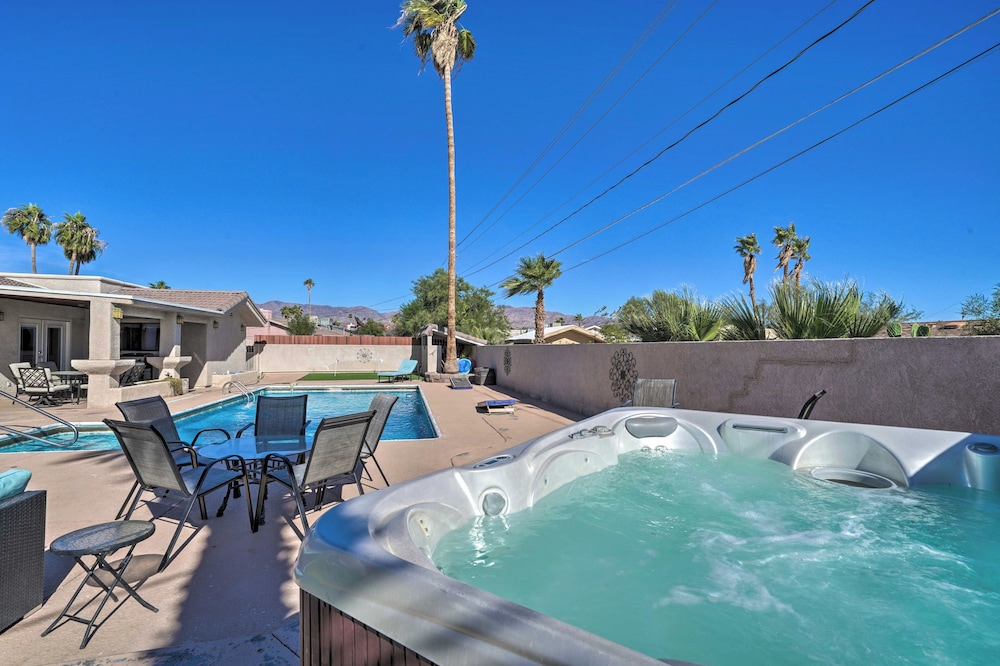 Putting Green & Pool Table: Lake Havasu City Gem!