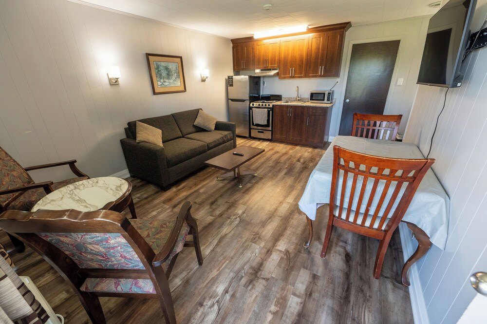 Sauble Beach Lodge