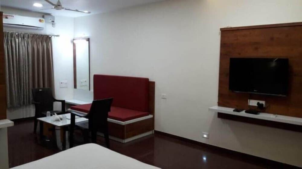 Hotel Madhuvan International