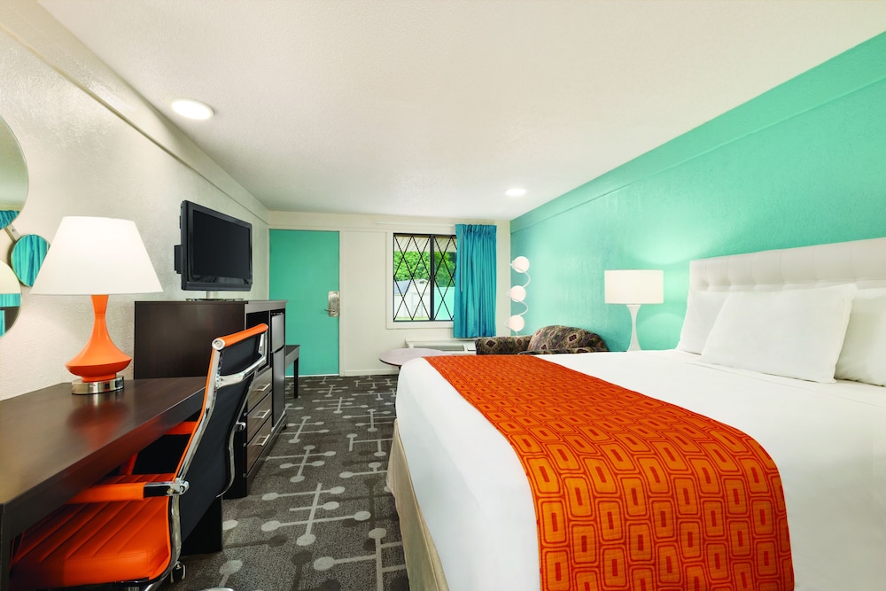 Dover Inn & Suites view 5
