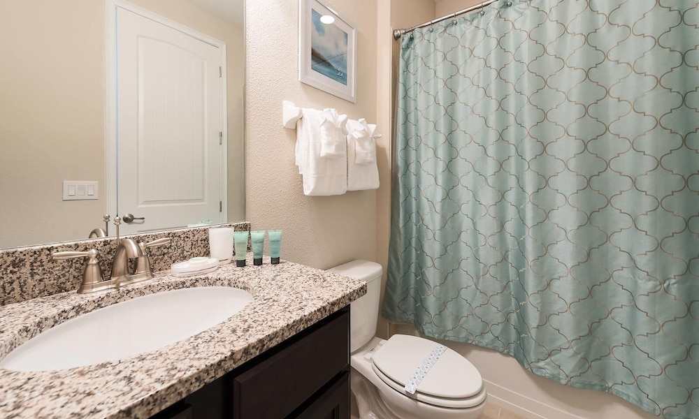 7412 MA - Stylish Home Near Parks