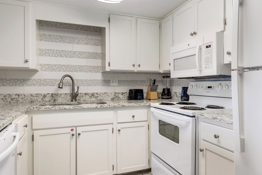 Island Sunrise by Southern Vacation Rentals